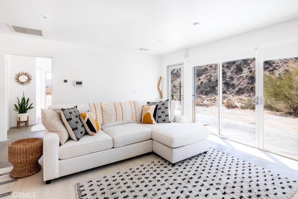 6595 Pioneertown Road