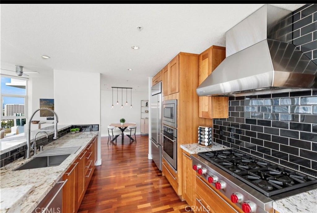 3141 Michelson Drive 1607