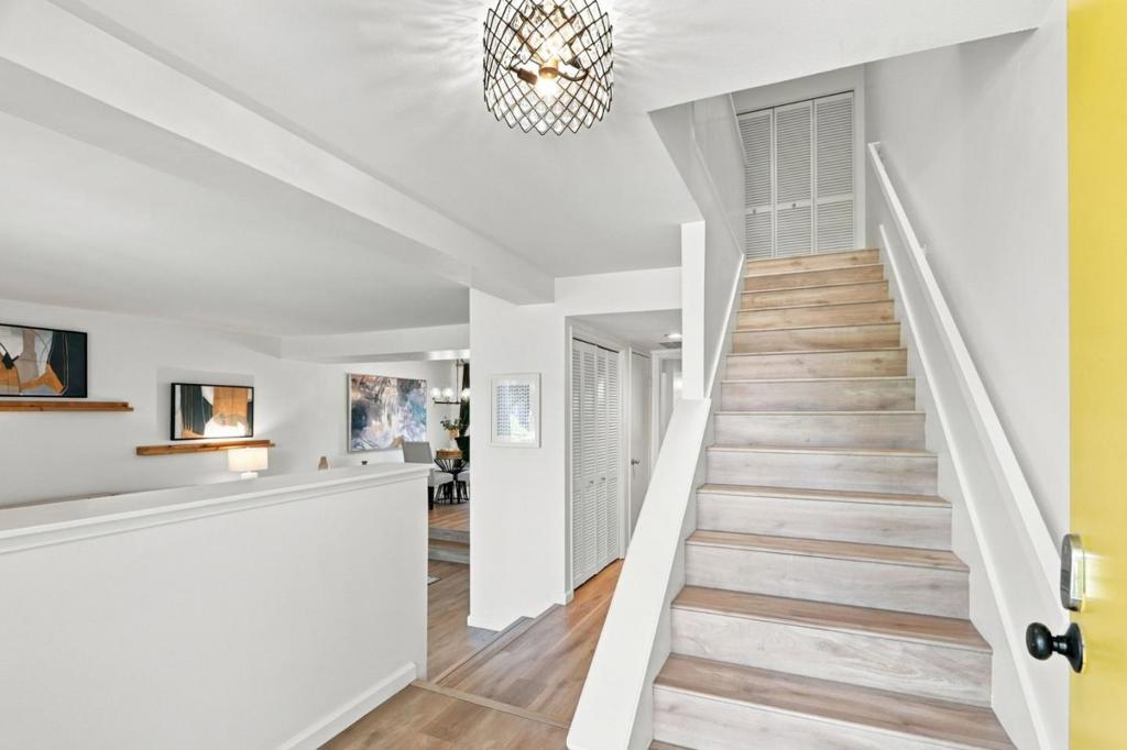 213 Ortega Avenue, Mountain View CA 94040