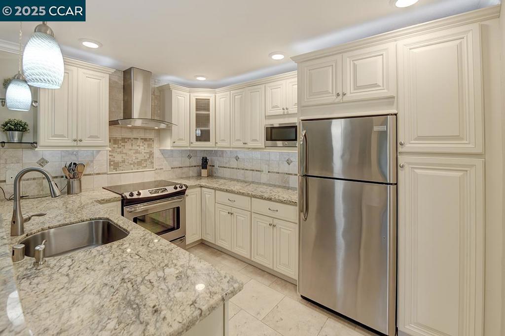 ROSSMOOR - Residential