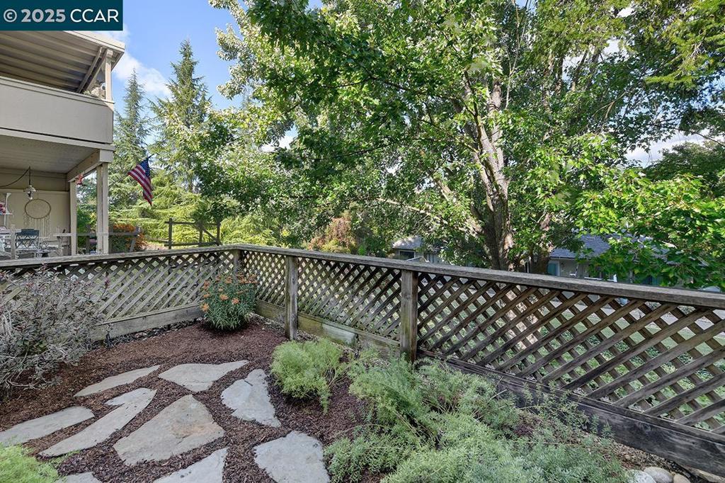 ROSSMOOR - Residential
