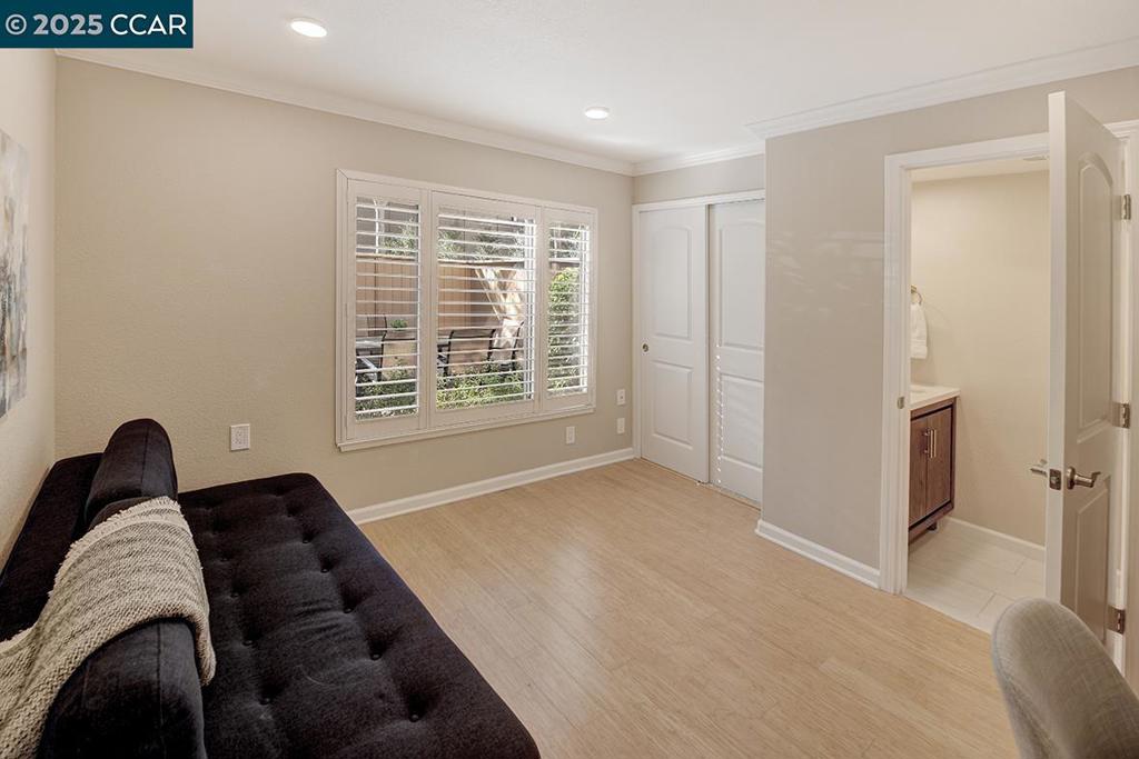 ROSSMOOR - Residential