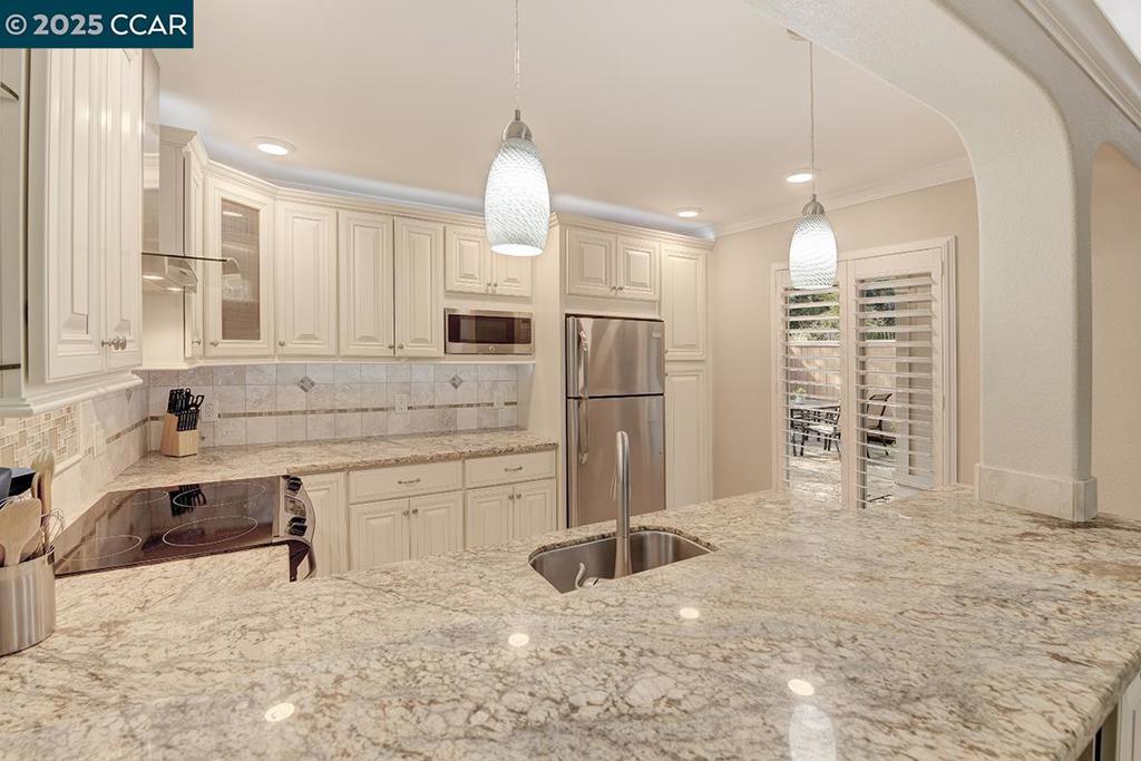 ROSSMOOR - Residential