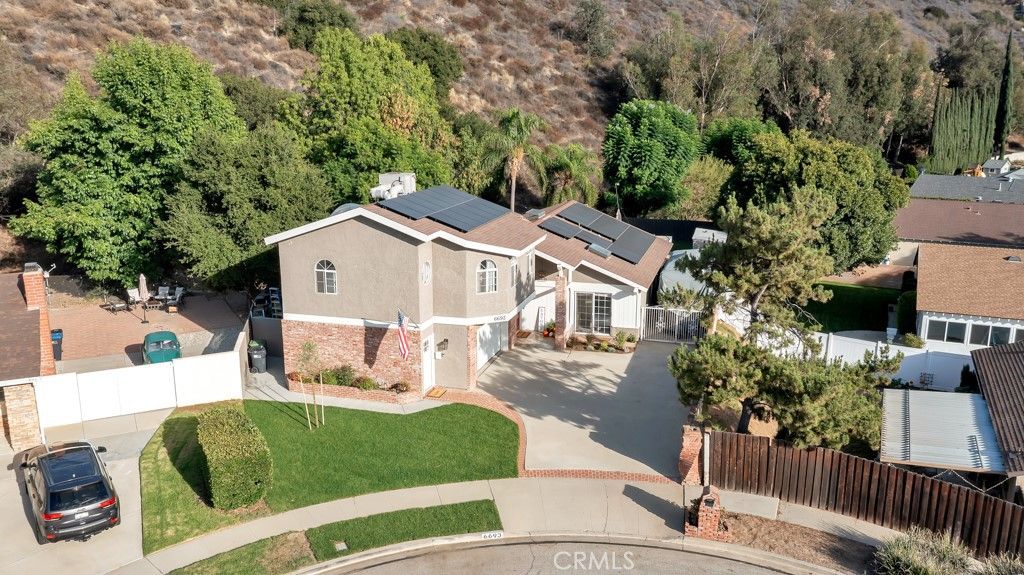 Photo of 6693 Ardenwood Cir, Simi Valley, CA 93063 (MLS # SR25231916)