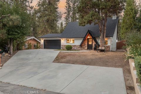 Photo of 447 Catalina Road, Big Bear, CA 92315 (MLS # PW25231148)
