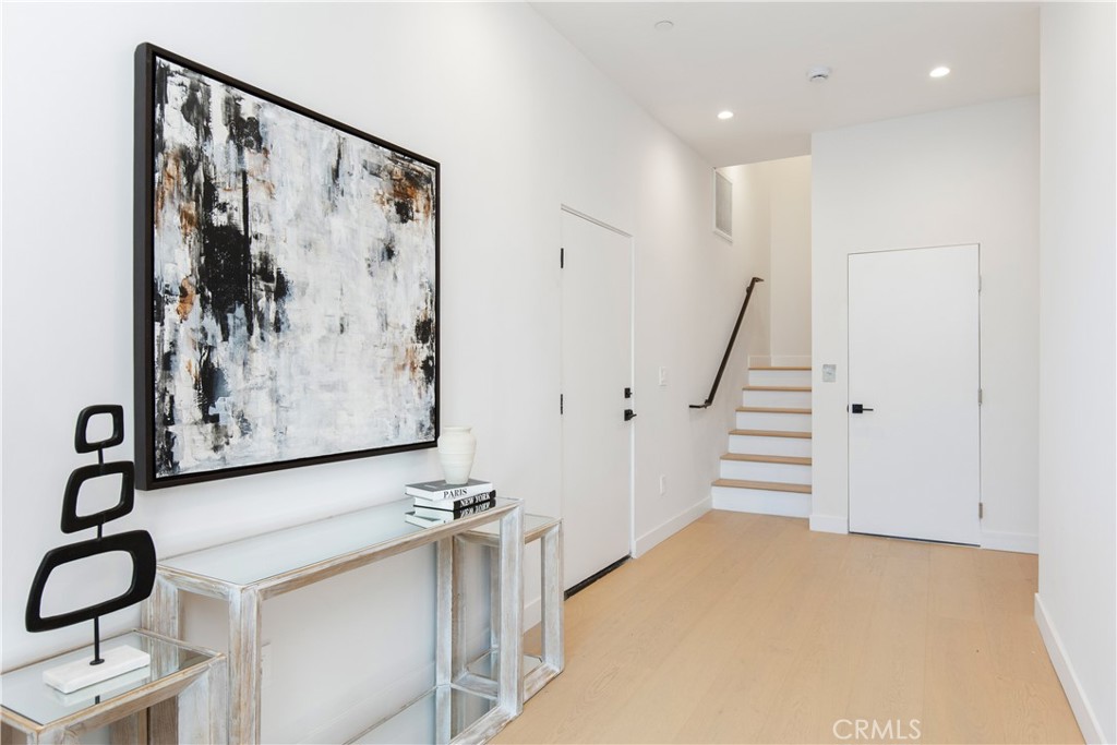 Properties 1 2456 Loy Lane