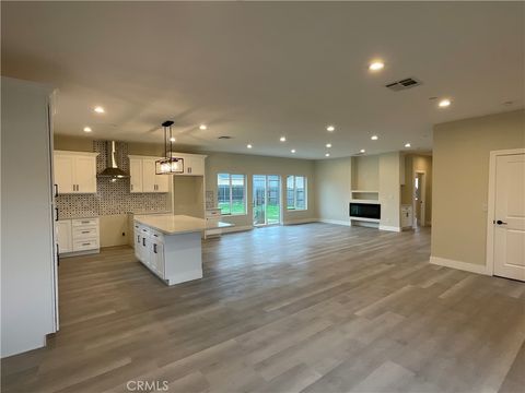 310 N Western Hemet CA 92543