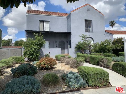 Photo of 1239 S Hudson Avenue, Los Angeles, CA 90019 (MLS # 26657399)