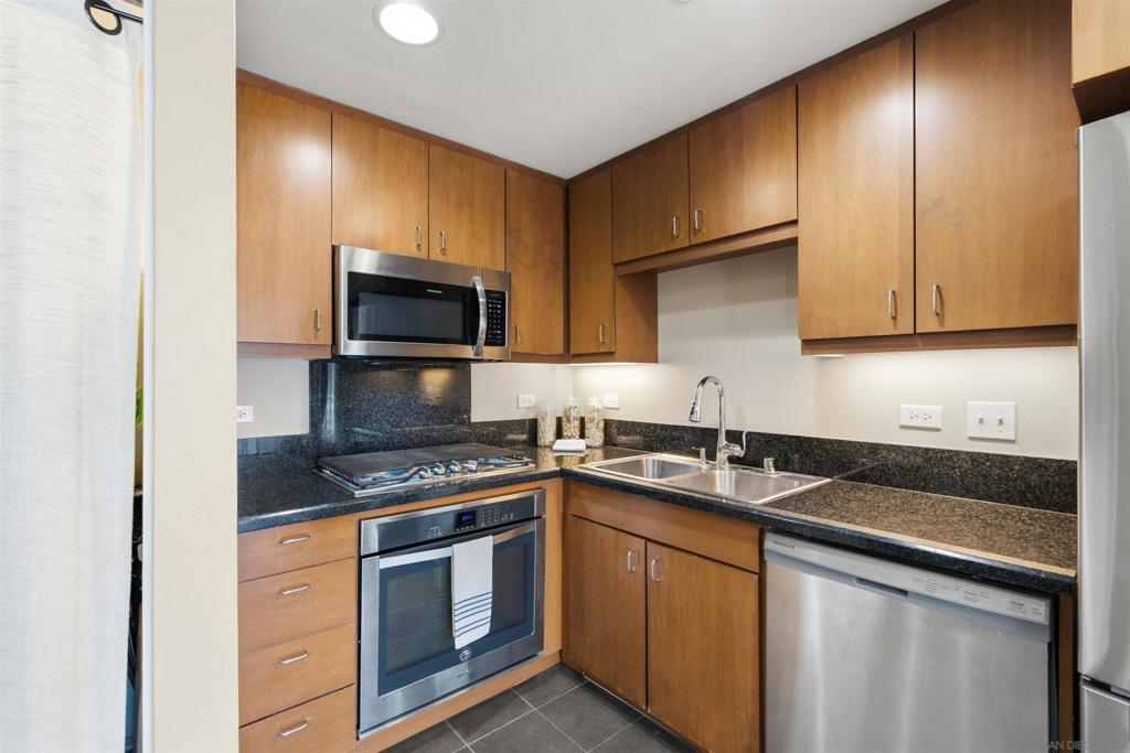 550 15th St. 207