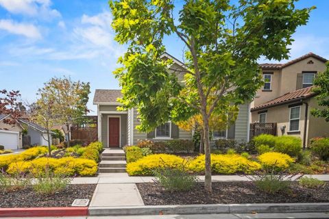 Photo of 15050 Breckinridge Avenue, Marina, CA 93933 (MLS # ML82052817)