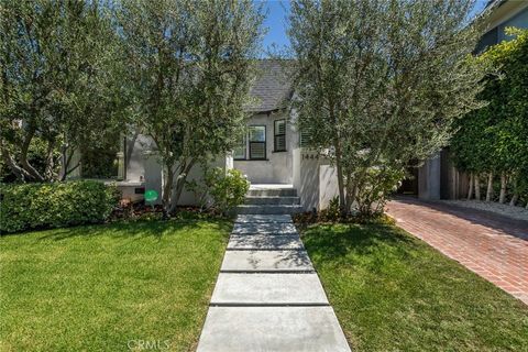 Photo of 1444 Stearns Drive, Los Angeles, CA 90035 (MLS # SR26080907)