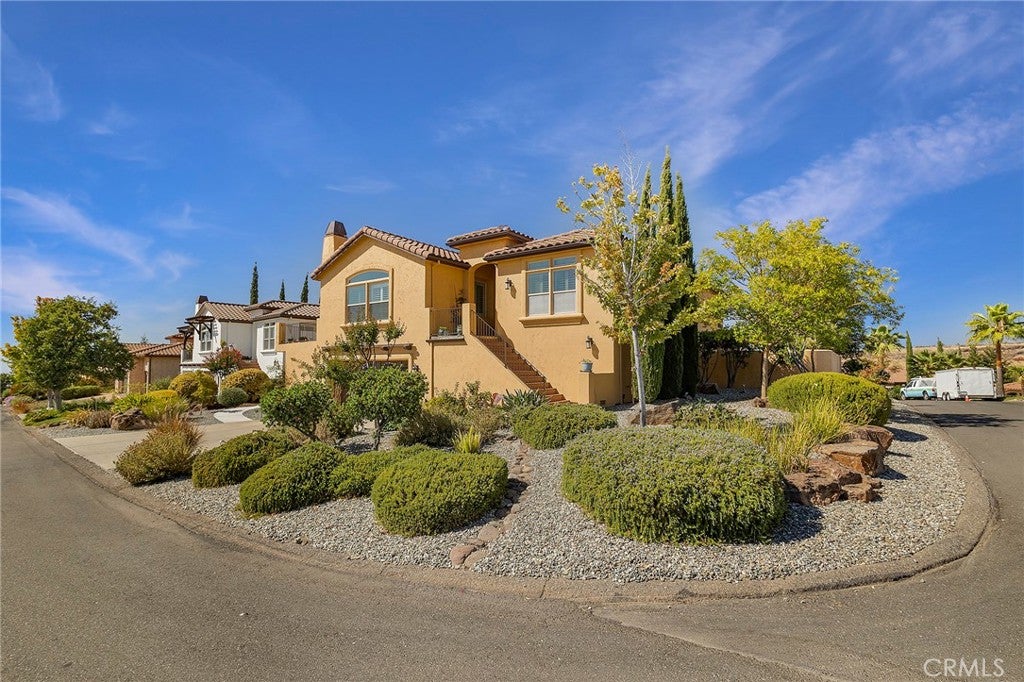 3294 Summit Ridge