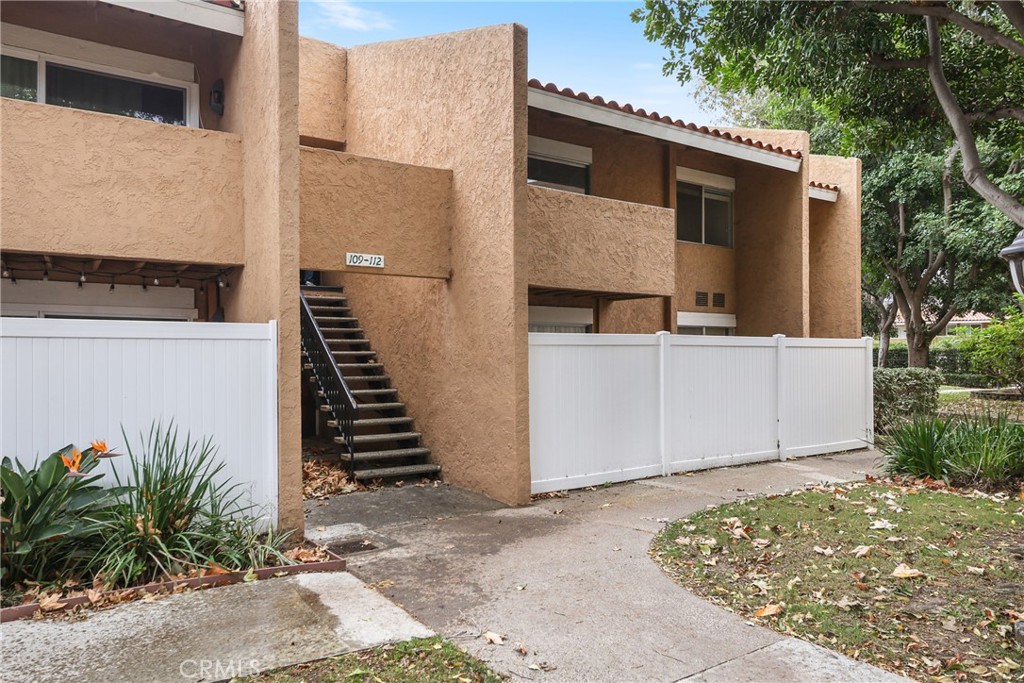 1001 W Macarthur 110