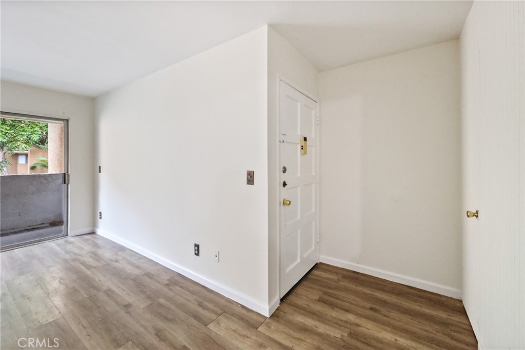 1001 W Macarthur 110