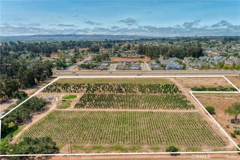 Tiny photo for 424 Bermuda Place, Nipomo, CA 93444 (MLS # PI25188237)