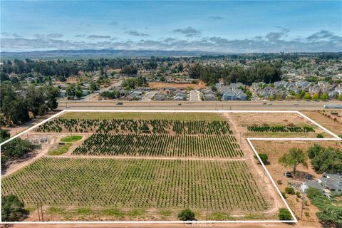Tiny photo for 424 Bermuda Place, Nipomo, CA 93444 (MLS # PI25188237)
