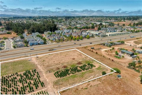 Tiny photo for 424 Bermuda Place, Nipomo, CA 93444 (MLS # PI25188237)