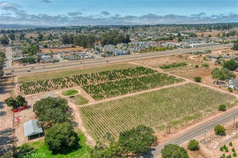 Tiny photo for 424 Bermuda Place, Nipomo, CA 93444 (MLS # PI25188237)