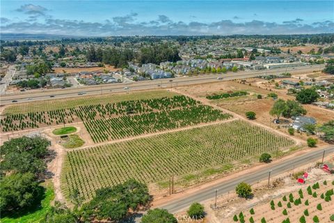 Tiny photo for 424 Bermuda Place, Nipomo, CA 93444 (MLS # PI25188237)