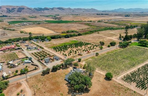 Tiny photo for 424 Bermuda Place, Nipomo, CA 93444 (MLS # PI25188237)