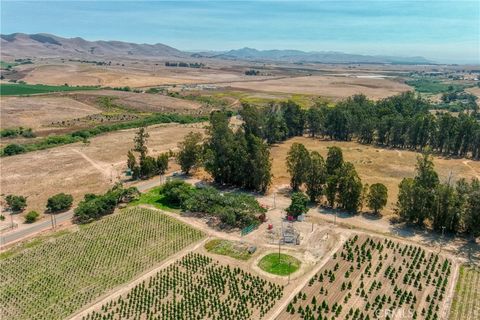 Tiny photo for 424 Bermuda Place, Nipomo, CA 93444 (MLS # PI25188237)