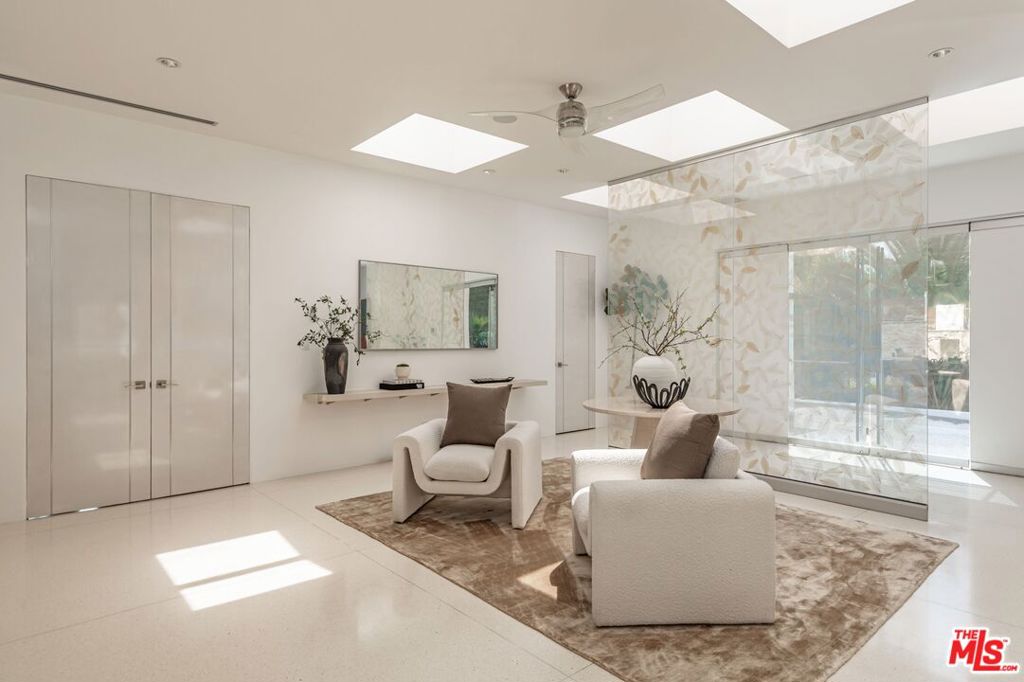 9229 Robin Drive