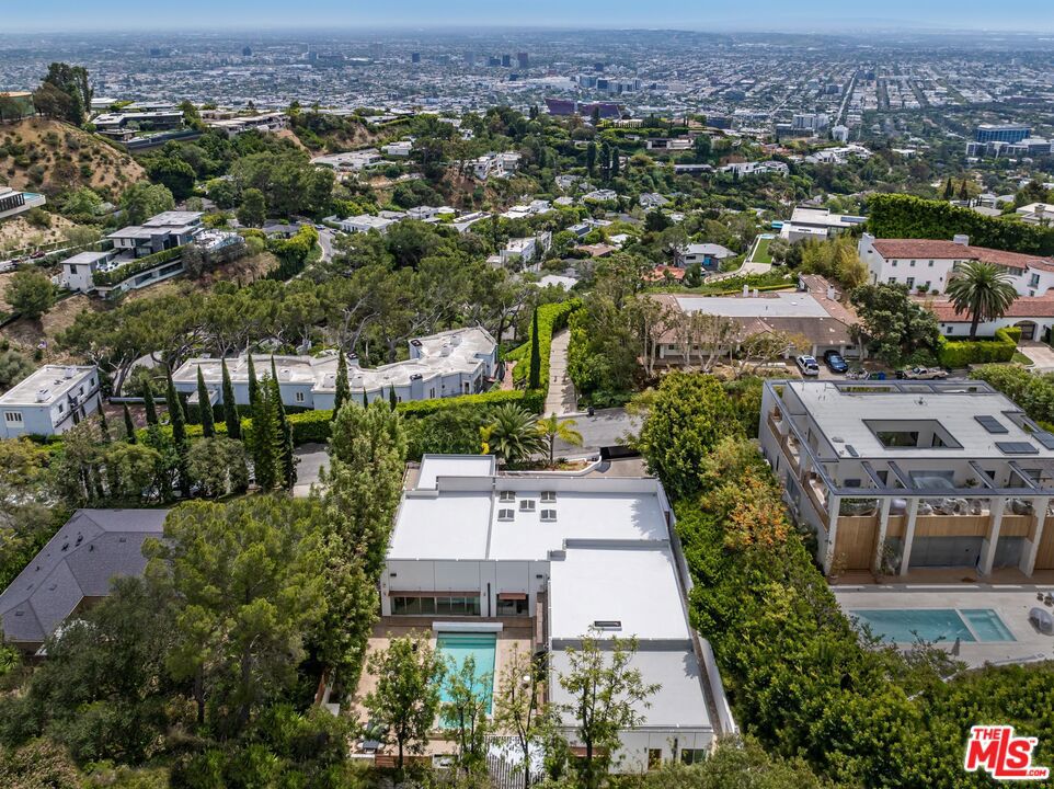 9229 Robin Drive