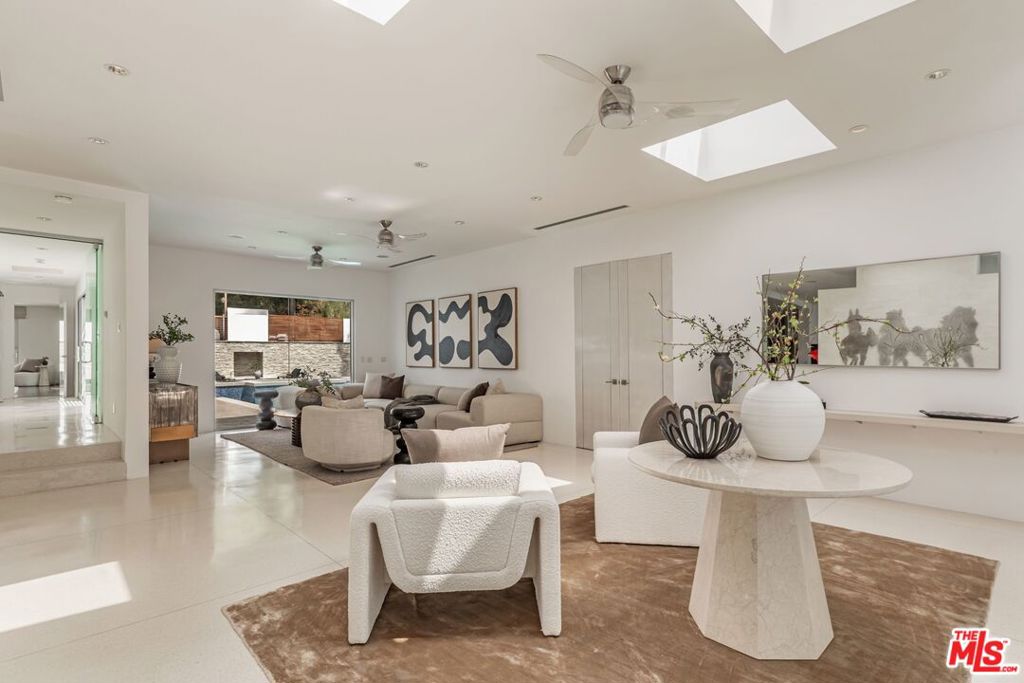 9229 Robin Drive