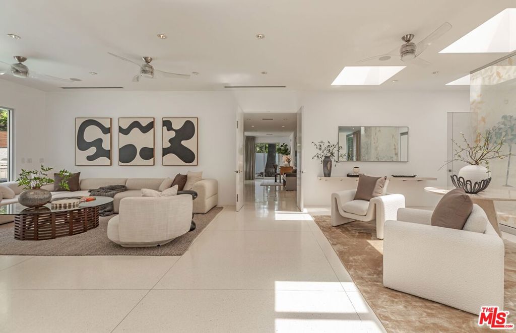 9229 Robin Drive