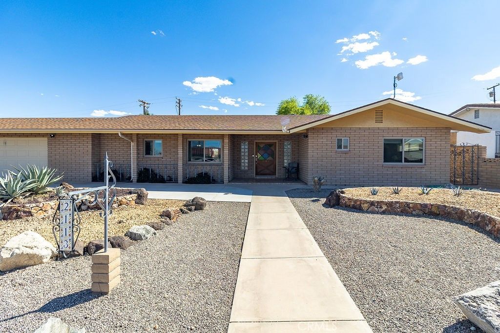 Photo of 2113 Lillyhill Dr, Needles, CA 92363 (MLS # JT26072436)