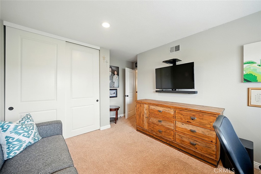 Bolsa Landmark (BLAN) - Residential Lease