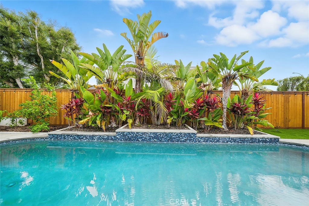 Bolsa Landmark (BLAN) - Residential Lease