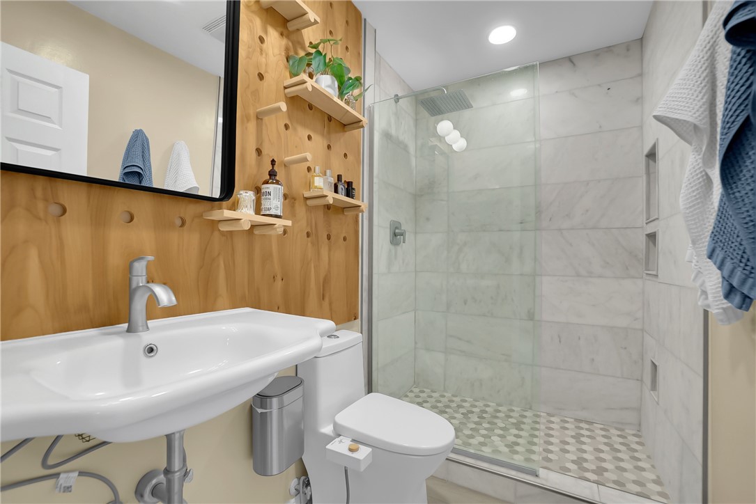 1422 Deauville Place