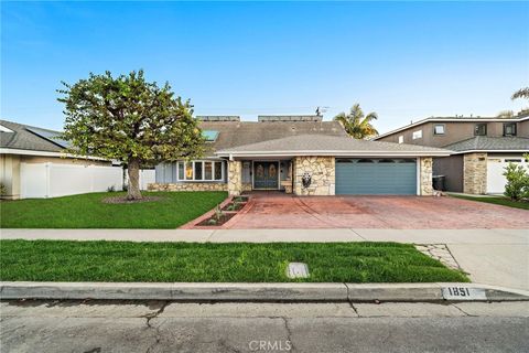 Photo of 1851 Pitcairn Dr, Costa Mesa, CA 92626 (MLS # OC25258635)