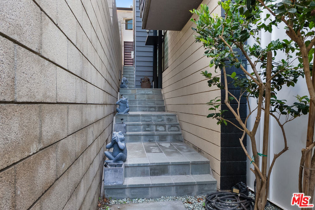 3410 Hermosa Avenue