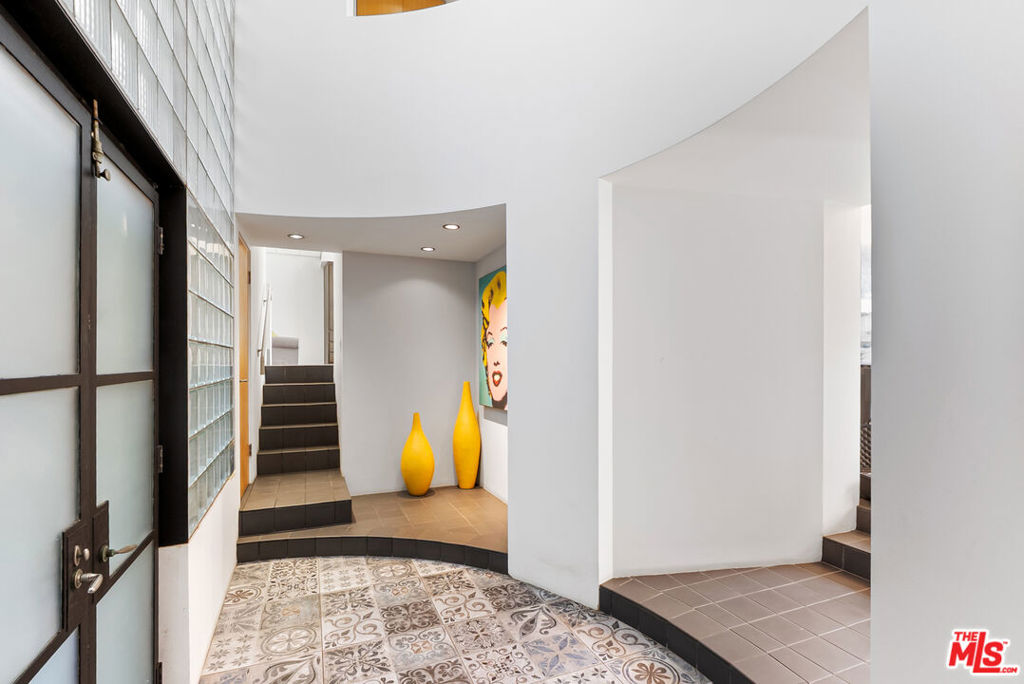 3410 Hermosa Avenue