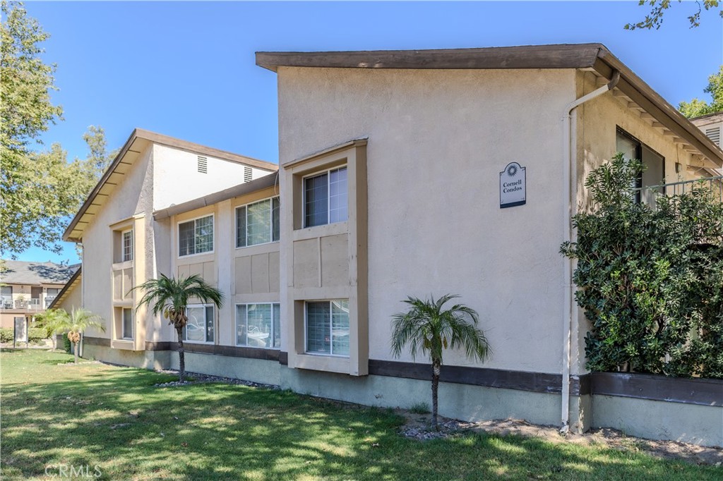 Enjoy living in this rare 2 Bedroom, 2 Bathroom Condo Near University of Redlands. This stylish condo is situated conveniently across from the University of Redlands and about 7 miles or a quick 10 minute drive to Loma Linda University Medical Center. Enjoy the vibrant lifestyle and
Spacious living with two well-appointed bedrooms and two bathrooms. A fully equipped kitchen with all essential appliances, including a washer and dryer a further bonus is a Large 2-car garage, providing ample parking and storage space! The Lease Includes water service, trash collection and HOA dues. Perfect for students, professionals, or anyone seeking a comfortable living space in a prime location. Don't miss out on this exceptional opportunity! Contact us today for more details or to schedule a viewing.