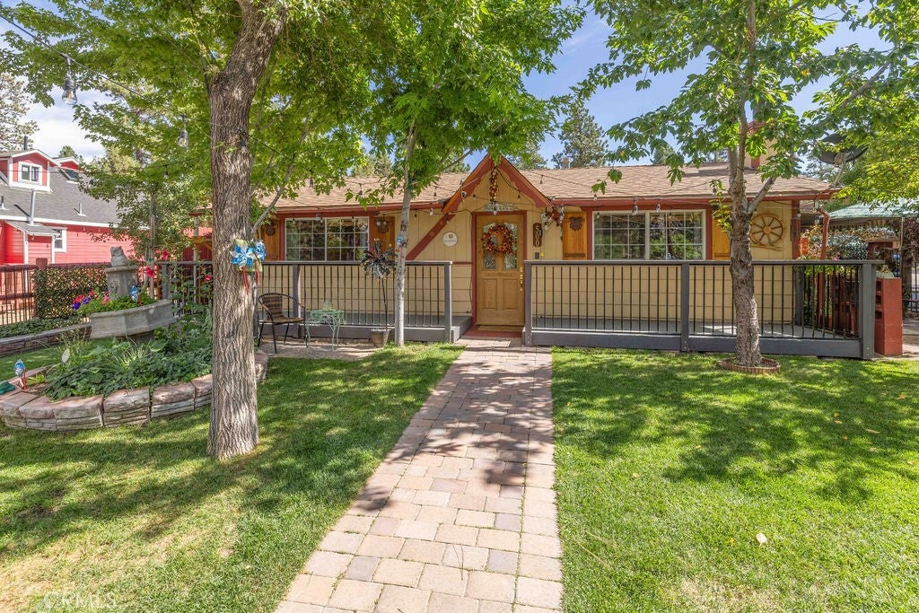 500 E Meadow