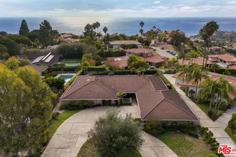 Photo of 29917 Avenida Anillo, Rancho Palos Verdes, CA 90275 (MLS # 26892801)