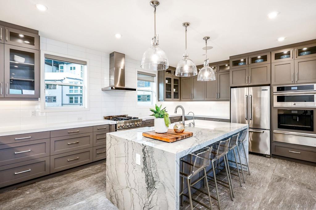 2858 Avella Cir