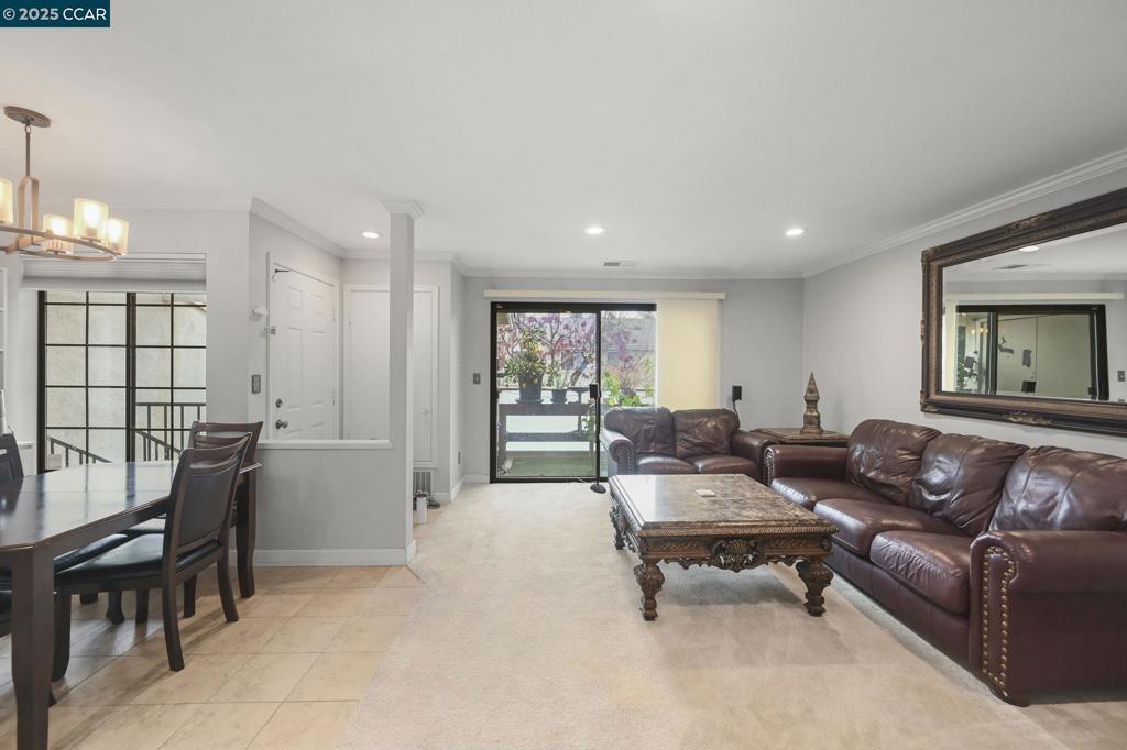 Properties 3 3048 Fostoria Cir