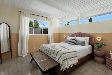 Tiny photo for 633 S Canon Drive, Palm Springs, CA 92264 (MLS # 219134711PS)
