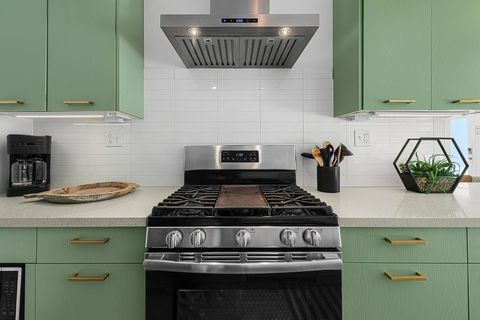 Tiny photo for 633 S Canon Drive, Palm Springs, CA 92264 (MLS # 219134711PS)