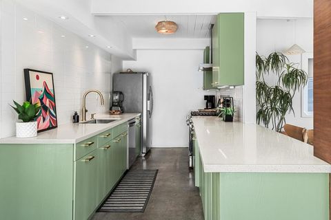 Tiny photo for 633 S Canon Drive, Palm Springs, CA 92264 (MLS # 219134711PS)