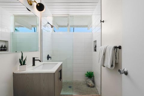 Tiny photo for 633 S Canon Drive, Palm Springs, CA 92264 (MLS # 219134711PS)