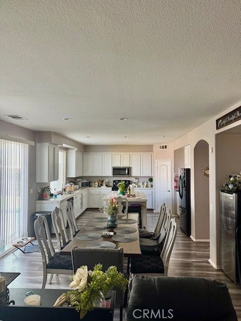 2751 Azalea Avenue