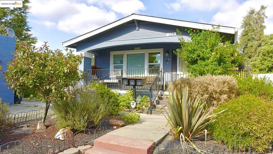 326 MacArthur Blvd in San Leandro, CA, is a unique multi-unit property with four standalone units, including a three-bedroom, two-bathroom house. It has "cash cow" potential for investors or an owner-occupant seeking to offset mortgage costs. The property features remodeled kitchens and bathrooms, new appliances, quartz countertops, and updated flooring. It also has off-street parking and is located near major freeways and BART, making it attractive for commuters.  Great opportunity for both local and regional investors or an owner occupant in a strong rental market with growth potential of income and value. Commuters dream come true! 1 minute to 580 on ramp, 6 minutes to BART.