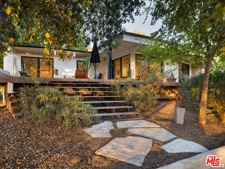 Properties 2 176 Jaxine Drive
