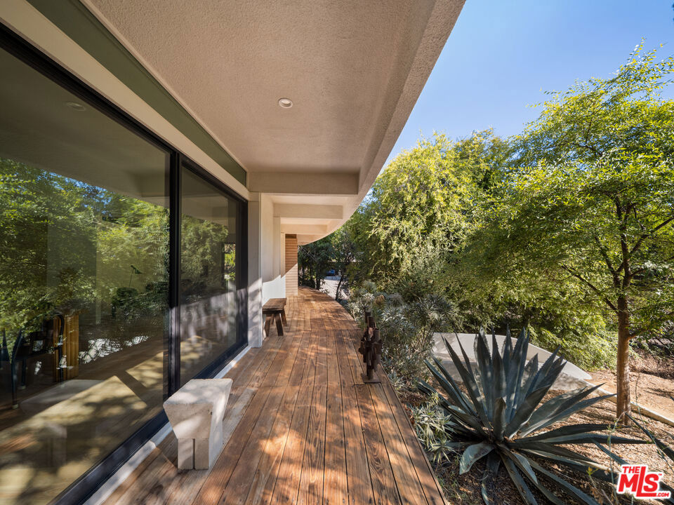 Properties 3 176 Jaxine Drive