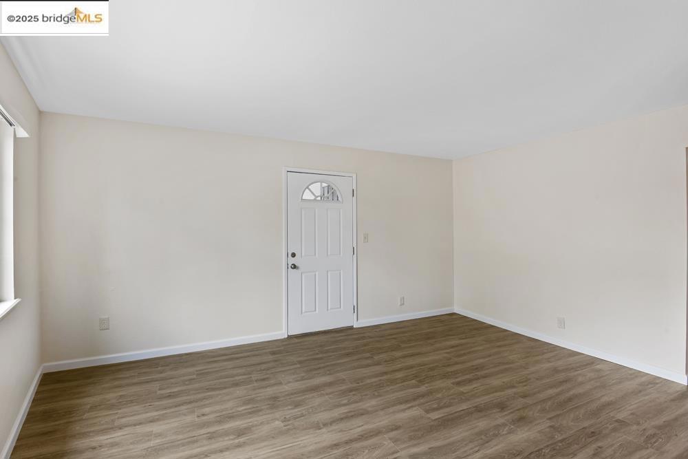 E OAKLAND - Residential Income